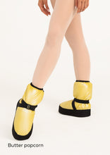Load image into Gallery viewer, NIKOLAY- M-68/1N Warm Up Booties