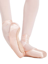 Load image into Gallery viewer, Ava Pointe Shoe 1142W
